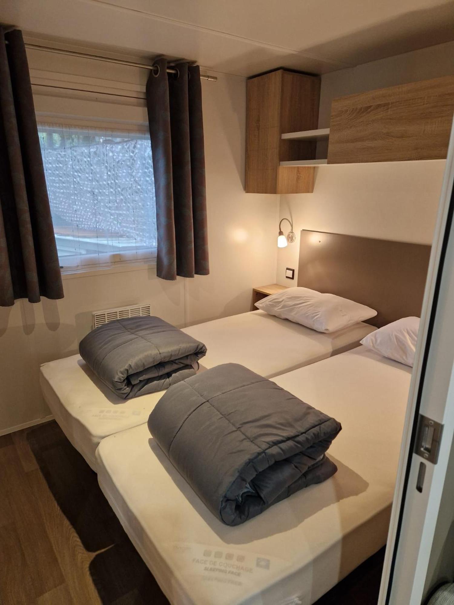 Mobil Home Tout Confort 3 Chambres Camping Les Pierres Couchees Saint-Brévin-les-Pins Exterior foto